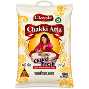 Påse med Classic Chakki Atta vetemjöl, 5 kg, i plastförpackning