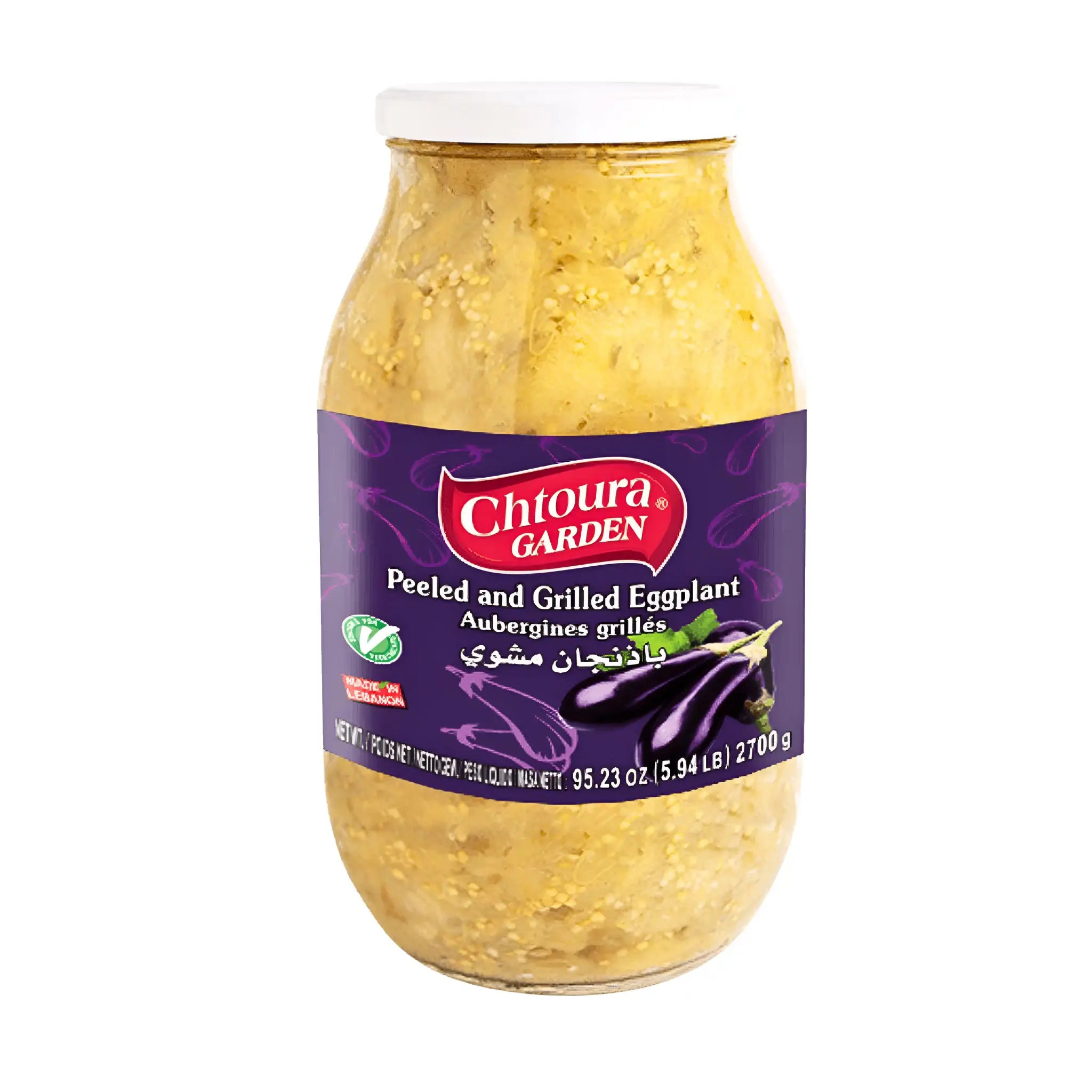 Stor glasburk med skalad och grillad aubergine, tydlig lila etikett, orientaliskt livsmedel.