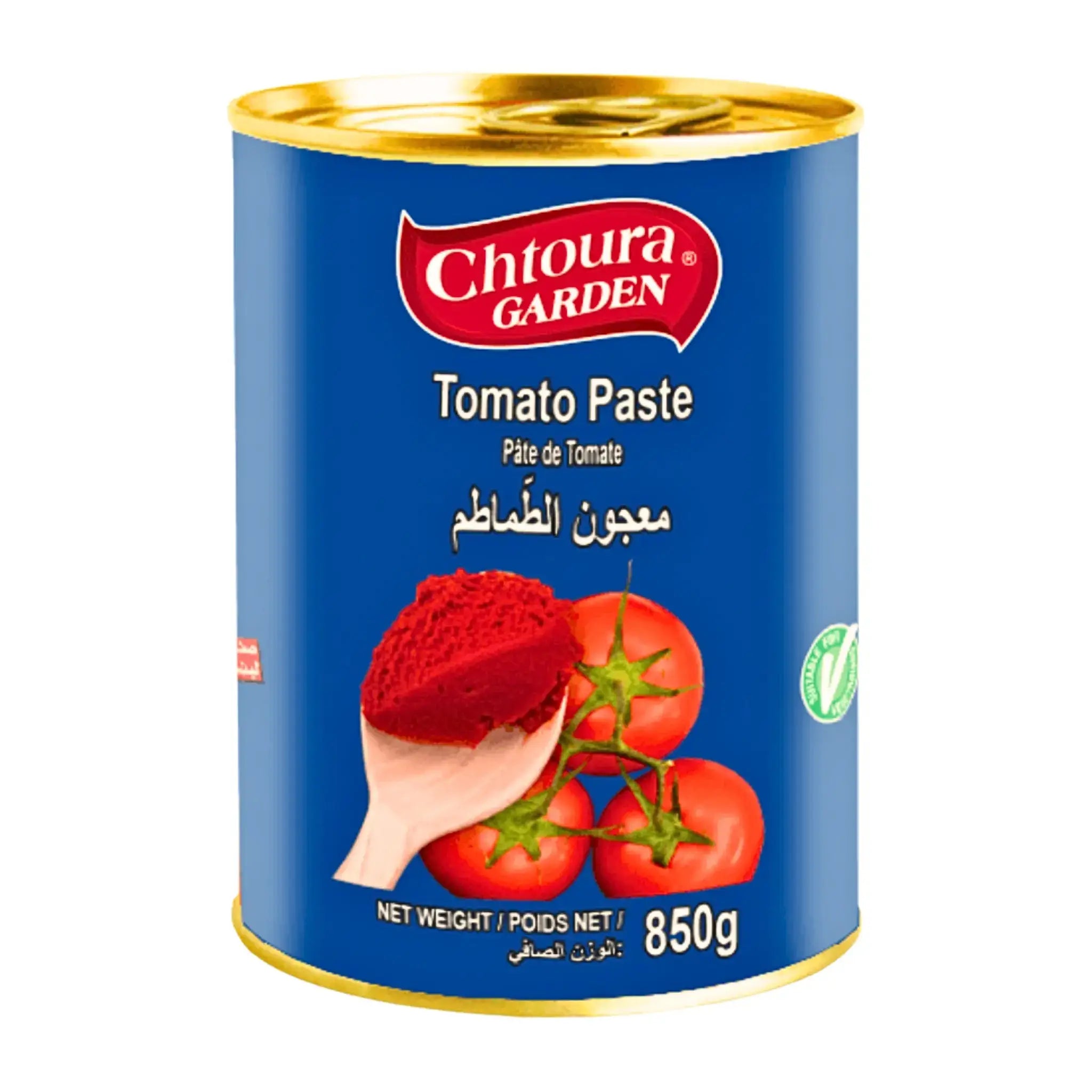 Burk med tomatpuré 850g, blå etikett, röda tomater och träsked med puré