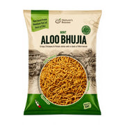 Aloo bhujia potatissnacks i påse med mynta, synliga krispiga strån