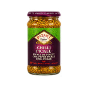 Patak’s chili pickles i glasburk med gulgröna bitar och lila etikett